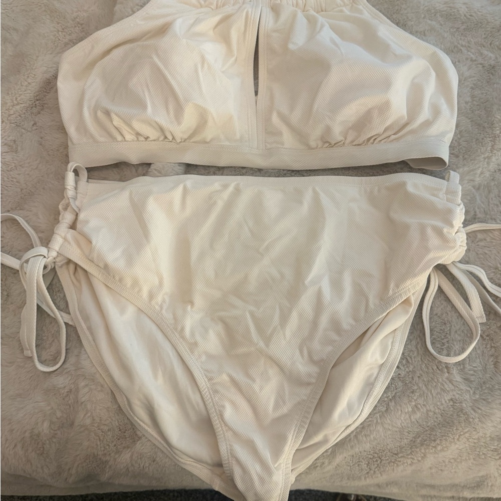 Elegant Cream Women's Intimate Set